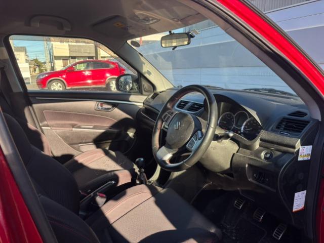 スイフトスポーツ ６速　ＭＴ　ユ－ザ－買取車　ナビ付　フロントフォグランプ（12枚目）