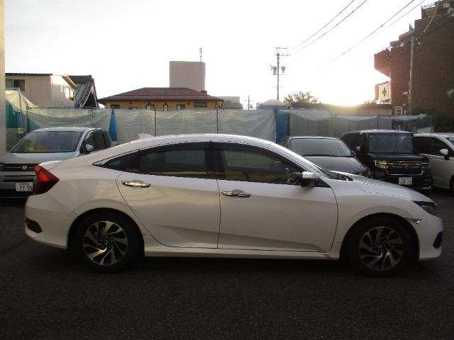 シビック セダン　メモリーナビ　フルセグ　ＥＴＣ　シートヒーター（4枚目）