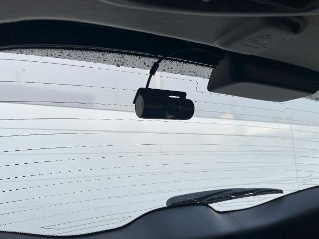 フィット ｅ：ＨＥＶホーム　ブラックスタイル　ＬＥＤ　アルミホイール（12枚目）