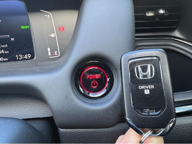 フィット ｅ：ＨＥＶホーム　ブラックスタイル　ホンダコネクトナビ（13枚目）