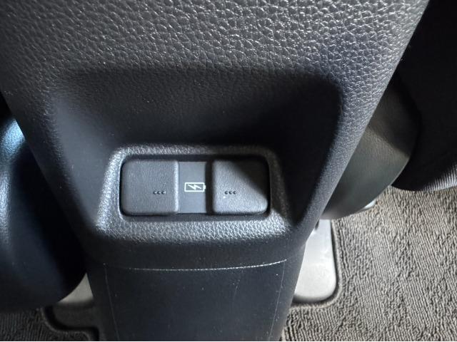 フィット ｅ：ＨＥＶホーム　ブラックスタイル　ホンダコネクトナビ（18枚目）