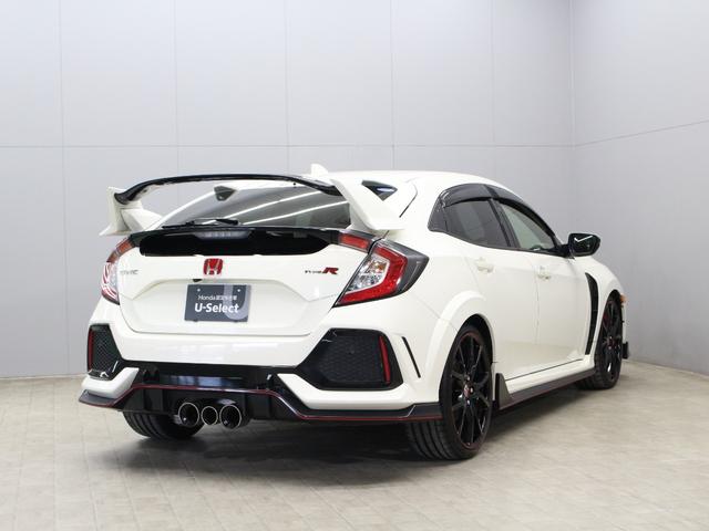 シビック タイプＲ　６速マニュアル　トリプルマフラー　Ｂｒｅｍｂｏキャリパー　純正ナビ　ドラレコ　ＬＥＤヘッドライト　クルーズコントロール　禁煙車　スマートキー　純正２０インチアルミ　デジタルメーター　スポーツペダル（25枚目）