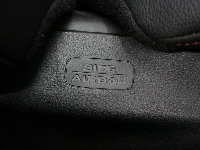 シビック ｅ：ＨＥＶ　純正９型ナビ　バックカメラ　渋滞追従機能　電子パーキング　シートヒーター　パワーシート　ワイヤレス充電器　ＢＯＳＥプレミアムサウンドシステム　ＬＥＤヘッドライト　純正１８インチアルミ　ＥＴＣ　禁煙（47枚目）