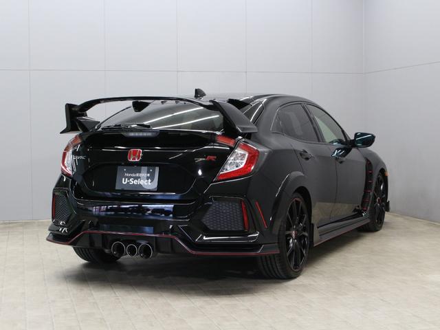 シビック タイプＲ　Ｇｒｇｏセキュリティ　純正メモリーナビ　バックカメラ　ドラレコ前後　トリプルマフラー　Ｂｒｅｍｂｏキャリパー　大型リアスポイラー　スポーツペダル　ＬＥＤヘッドライト　純正２０インチアルミ　ＥＴＣ　禁煙（22枚目）