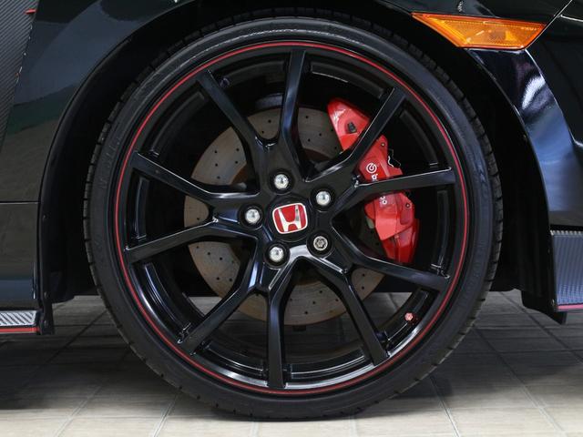 シビック タイプＲ　Ｇｒｇｏセキュリティ　純正メモリーナビ　バックカメラ　ドラレコ前後　トリプルマフラー　Ｂｒｅｍｂｏキャリパー　大型リアスポイラー　スポーツペダル　ＬＥＤヘッドライト　純正２０インチアルミ　ＥＴＣ　禁煙（31枚目）