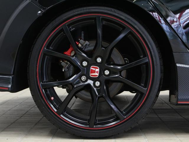 シビック タイプＲ　Ｇｒｇｏセキュリティ　純正メモリーナビ　バックカメラ　ドラレコ前後　トリプルマフラー　Ｂｒｅｍｂｏキャリパー　大型リアスポイラー　スポーツペダル　ＬＥＤヘッドライト　純正２０インチアルミ　ＥＴＣ　禁煙（32枚目）
