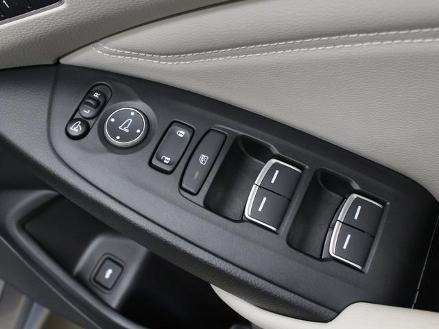 アコード EX ベージュ本革シート&内装 サンルーフ 純正インターナビ フルセグ Bカメラ ホンダセンシング BSM コーナーソナー 全席シートヒーター メモリ付パワーシート LEDヘッドランプ 1オーナー 禁煙車(68枚目)