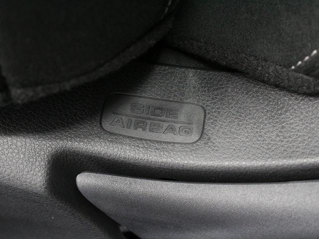 シビック タイプRレーシングブラックパッケージ ホンダコネクトディスプレー バックカメラ ブラックスエードスポーツシート レブマッチシステム Bremboキャリパー フルLEDヘッド トリプルマフラー 純正ブラック塗装19インチアルミ ETC(42枚目)