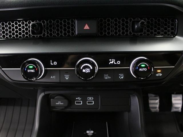 シビック タイプRレーシングブラックパッケージ ホンダコネクトディスプレー バックカメラ ブラックスエードスポーツシート レブマッチシステム Bremboキャリパー フルLEDヘッド トリプルマフラー 純正ブラック塗装19インチアルミ ETC(49枚目)