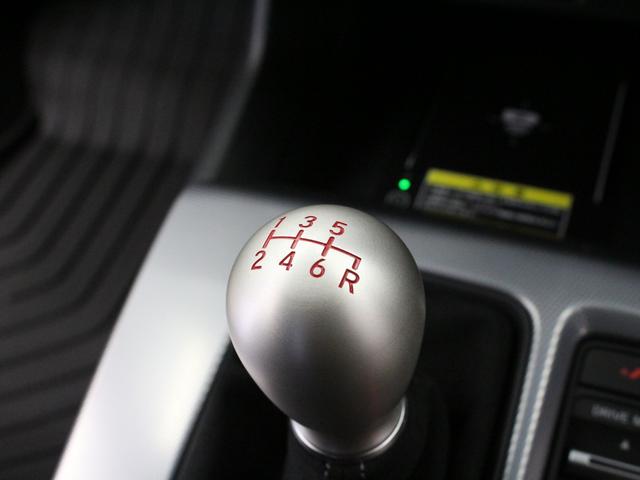 シビック タイプRレーシングブラックパッケージ ホンダコネクトディスプレー バックカメラ ブラックスエードスポーツシート レブマッチシステム Bremboキャリパー フルLEDヘッド トリプルマフラー 純正ブラック塗装19インチアルミ ETC(51枚目)