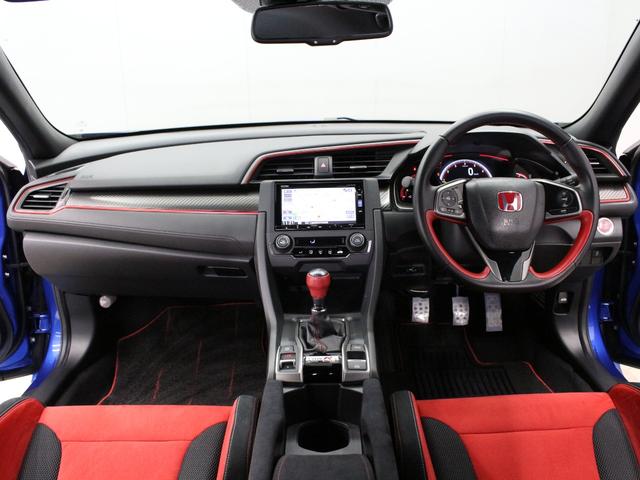 シビック タイプＲ　トリプルマフラー　Ｂｒｅｍｂｏキャリパー　大型リアスポイラー　純正ナビ　ドライブレコーダー　ＥＴＣ　バックカメラ　ＬＥＤヘッドライト　純正２０インチアルミ　スマートキー　禁煙車　クルーズコントロール（5枚目）