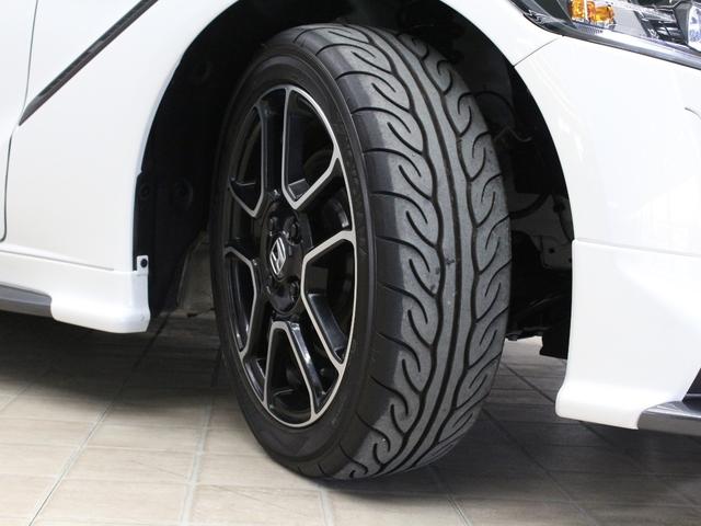 【純正アルミホイール】外観にあったアルミホイールを装着しております。各種社外アルミホイールや、スタッドレスタイヤも取扱いしております。是非ご相談ください。