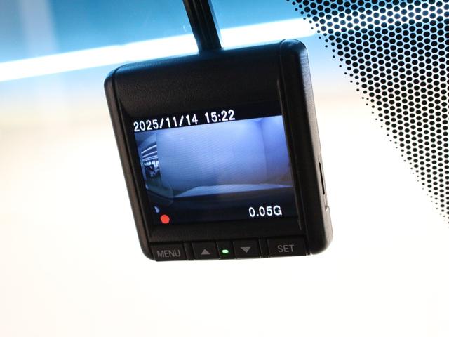 アコードハイブリッド EX サンルーフ 黒革シート シートヒーター 純正インターナビ バックカメラ サイドカメラ ドライブレコーダー ETC LEDヘッドライト ホンダセンシング スマートキー 純正18インチアルミ 禁煙車(15枚目)