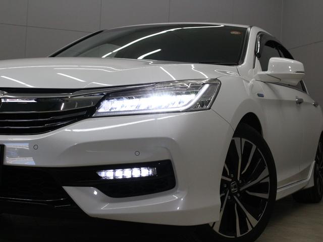 アコードハイブリッド EX サンルーフ 黒革シート シートヒーター 純正インターナビ バックカメラ サイドカメラ ドライブレコーダー ETC LEDヘッドライト ホンダセンシング スマートキー 純正18インチアルミ 禁煙車(19枚目)