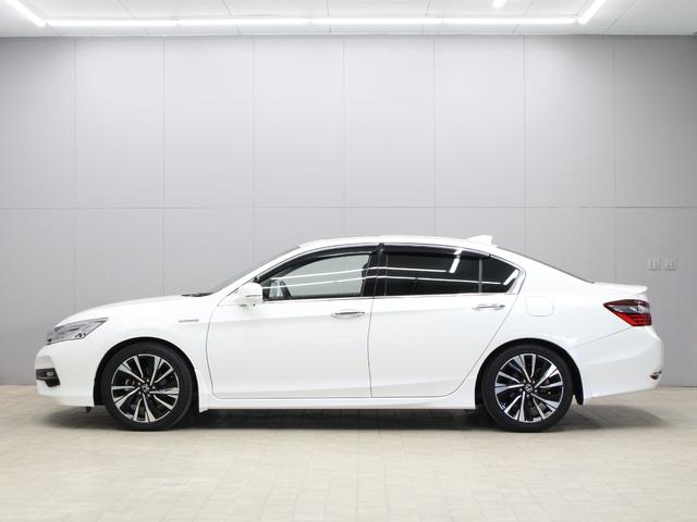 アコードハイブリッド EX サンルーフ 黒革シート シートヒーター 純正インターナビ バックカメラ サイドカメラ ドライブレコーダー ETC LEDヘッドライト ホンダセンシング スマートキー 純正18インチアルミ 禁煙車(22枚目)