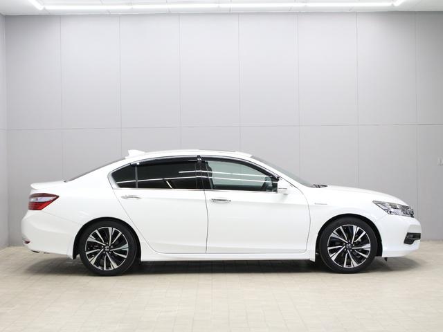 アコードハイブリッド EX サンルーフ 黒革シート シートヒーター 純正インターナビ バックカメラ サイドカメラ ドライブレコーダー ETC LEDヘッドライト ホンダセンシング スマートキー 純正18インチアルミ 禁煙車(23枚目)