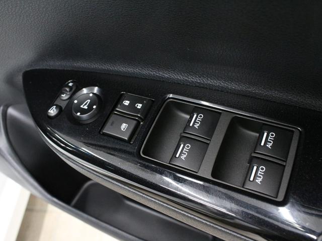 アコードハイブリッド EX サンルーフ 黒革シート シートヒーター 純正インターナビ バックカメラ サイドカメラ ドライブレコーダー ETC LEDヘッドライト ホンダセンシング スマートキー 純正18インチアルミ 禁煙車(64枚目)