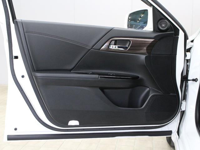 アコードハイブリッド EX サンルーフ 黒革シート シートヒーター 純正インターナビ バックカメラ サイドカメラ ドライブレコーダー ETC LEDヘッドライト ホンダセンシング スマートキー 純正18インチアルミ 禁煙車(68枚目)