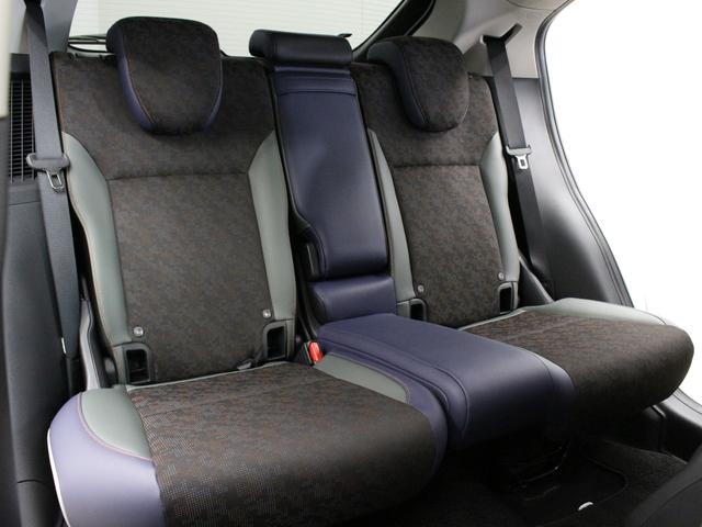 ヴェゼル ｅ：ＨＥＶＸ・ＨｕＮＴパッケージ　弊社試乗車　純正コネクトナビ　ルーフレール　ホンダセンシング　ＬＥＤヘッドライト　純正１６インチアルミ　スマートキー　禁煙車　クルーズコントロール　オートエアコン　革巻きステアリング（14枚目）