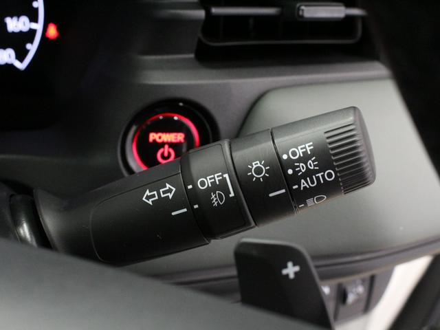 ヴェゼル ｅ：ＨＥＶＸ・ＨｕＮＴパッケージ　弊社試乗車　純正コネクトナビ　ルーフレール　ホンダセンシング　ＬＥＤヘッドライト　純正１６インチアルミ　スマートキー　禁煙車　クルーズコントロール　オートエアコン　革巻きステアリング（52枚目）
