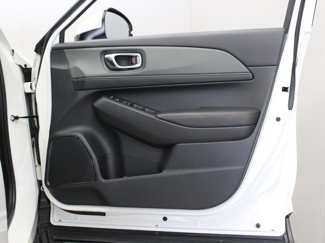 ヴェゼル ｅ：ＨＥＶＸ・ＨｕＮＴパッケージ　弊社試乗車　純正コネクトナビ　ルーフレール　ホンダセンシング　ＬＥＤヘッドライト　純正１６インチアルミ　スマートキー　禁煙車　クルーズコントロール　オートエアコン　革巻きステアリング（55枚目）