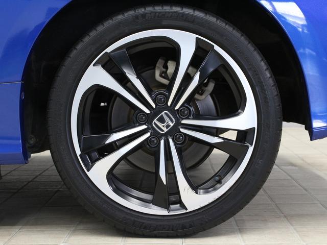 ＣＲ－Ｚ αファイナルレーベル　６速マニュアル　純正インターナビ　ハイパワーサウンドシステム　ＥＴＣ　バックカメラ　軽量１７インチアルミ　スマートキー　専用コンビシート　クルーズコントロール　オートエアコン　ＬＥＤヘッド　禁煙車（30枚目）