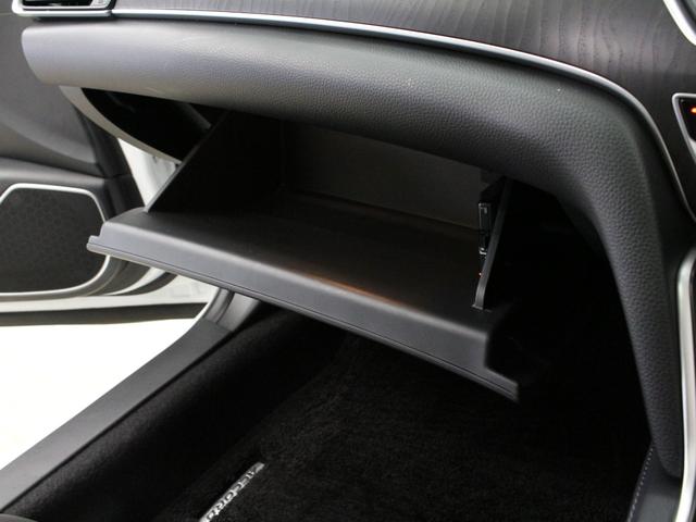 アコード ＥＸ　サンルーフ　純正メモリーナビ　バックカメラ　ドラレコ前後　黒革シート　ヘッドアップディスプレー　シートヒーター　パワーシート　ワイヤレス充電器　ＬＥＤヘッドライト　純正１８インチアルミ　ＥＴＣ（52枚目）