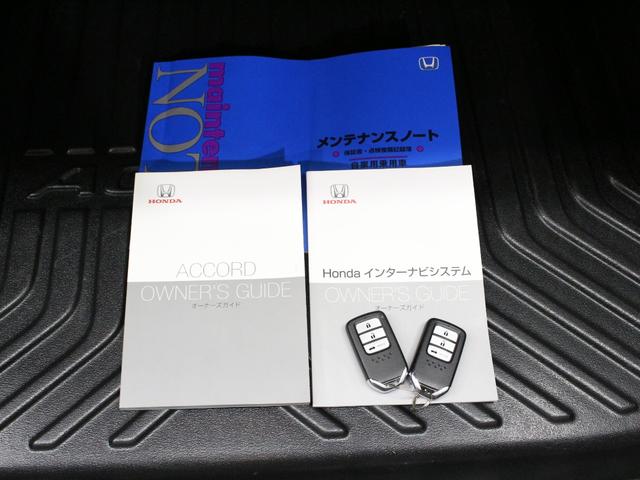 アコード ＥＸ　サンルーフ　純正メモリーナビ　バックカメラ　ドラレコ前後　黒革シート　ヘッドアップディスプレー　シートヒーター　パワーシート　ワイヤレス充電器　ＬＥＤヘッドライト　純正１８インチアルミ　ＥＴＣ（67枚目）