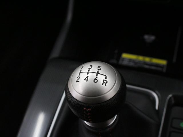 シビック ＥＸ　６速マニュアル　純正９型コネクトナビ　バックカメラ　ドラレコ前後　ＢＯＳＥプレミアムサウンド　シートヒーター　ワイヤレス充電器　アダプティブドライビングビーム　純正１８インチアルミ　ＥＴＣ　禁煙車（5枚目）