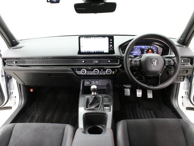 シビック ＥＸ　６速マニュアル　純正９型コネクトナビ　バックカメラ　ドラレコ前後　ＢＯＳＥプレミアムサウンド　シートヒーター　ワイヤレス充電器　アダプティブドライビングビーム　純正１８インチアルミ　ＥＴＣ　禁煙車（11枚目）