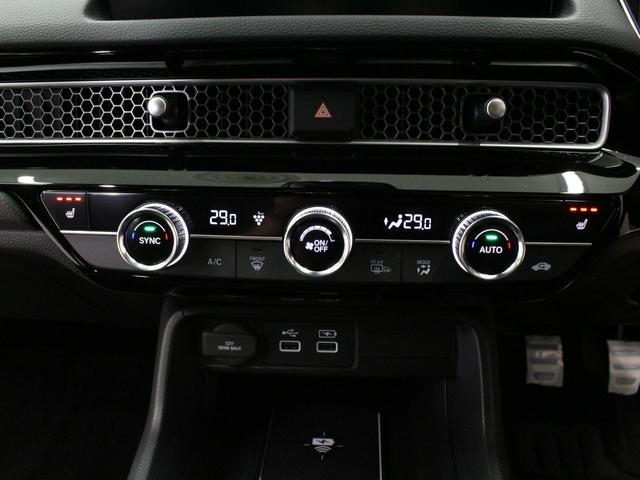 シビック ＥＸ　６速マニュアル　純正９型コネクトナビ　バックカメラ　ドラレコ前後　ＢＯＳＥプレミアムサウンド　シートヒーター　ワイヤレス充電器　アダプティブドライビングビーム　純正１８インチアルミ　ＥＴＣ　禁煙車（16枚目）