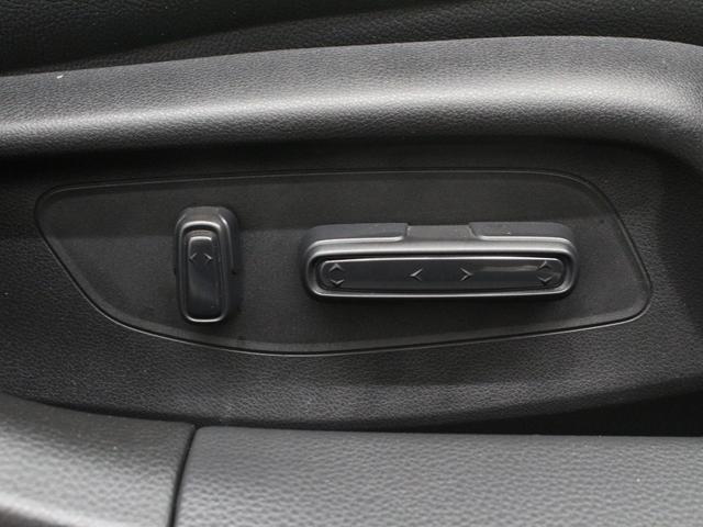 シビック ＥＸ　６速マニュアル　純正９型コネクトナビ　バックカメラ　ドラレコ前後　ＢＯＳＥプレミアムサウンド　シートヒーター　ワイヤレス充電器　アダプティブドライビングビーム　純正１８インチアルミ　ＥＴＣ　禁煙車（17枚目）