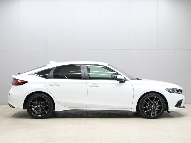 シビック ＥＸ　６速マニュアル　純正９型コネクトナビ　バックカメラ　ドラレコ前後　ＢＯＳＥプレミアムサウンド　シートヒーター　ワイヤレス充電器　アダプティブドライビングビーム　純正１８インチアルミ　ＥＴＣ　禁煙車（25枚目）