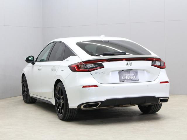 シビック ＥＸ　６速マニュアル　純正９型コネクトナビ　バックカメラ　ドラレコ前後　ＢＯＳＥプレミアムサウンド　シートヒーター　ワイヤレス充電器　アダプティブドライビングビーム　純正１８インチアルミ　ＥＴＣ　禁煙車（28枚目）