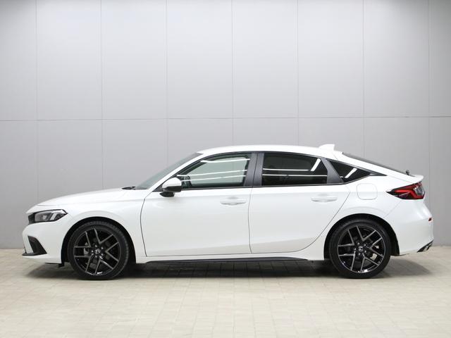 シビック ＥＸ　６速マニュアル　純正９型コネクトナビ　バックカメラ　ドラレコ前後　ＢＯＳＥプレミアムサウンド　シートヒーター　ワイヤレス充電器　アダプティブドライビングビーム　純正１８インチアルミ　ＥＴＣ　禁煙車（29枚目）