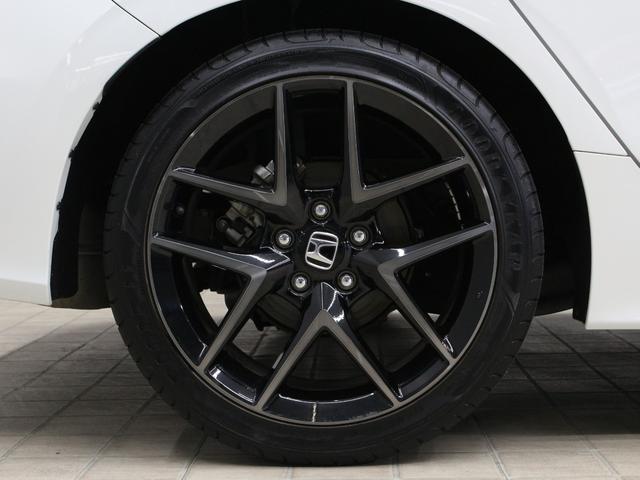 シビック ＥＸ　６速マニュアル　純正９型コネクトナビ　バックカメラ　ドラレコ前後　ＢＯＳＥプレミアムサウンド　シートヒーター　ワイヤレス充電器　アダプティブドライビングビーム　純正１８インチアルミ　ＥＴＣ　禁煙車（31枚目）