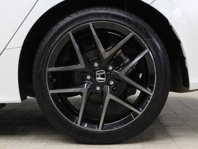 シビック ＥＸ　６速マニュアル　純正９型コネクトナビ　バックカメラ　ドラレコ前後　ＢＯＳＥプレミアムサウンド　シートヒーター　ワイヤレス充電器　アダプティブドライビングビーム　純正１８インチアルミ　ＥＴＣ　禁煙車（32枚目）