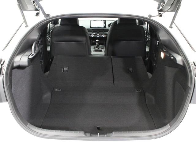 シビック ＥＸ　６速マニュアル　純正９型コネクトナビ　バックカメラ　ドラレコ前後　ＢＯＳＥプレミアムサウンド　シートヒーター　ワイヤレス充電器　アダプティブドライビングビーム　純正１８インチアルミ　ＥＴＣ　禁煙車（44枚目）