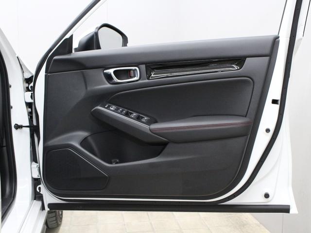 シビック ＥＸ　６速マニュアル　純正９型コネクトナビ　バックカメラ　ドラレコ前後　ＢＯＳＥプレミアムサウンド　シートヒーター　ワイヤレス充電器　アダプティブドライビングビーム　純正１８インチアルミ　ＥＴＣ　禁煙車（61枚目）