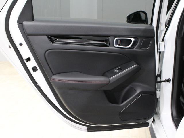 シビック ＥＸ　６速マニュアル　純正９型コネクトナビ　バックカメラ　ドラレコ前後　ＢＯＳＥプレミアムサウンド　シートヒーター　ワイヤレス充電器　アダプティブドライビングビーム　純正１８インチアルミ　ＥＴＣ　禁煙車（64枚目）