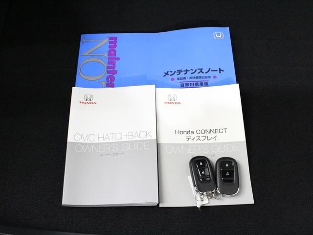 シビック ＥＸ　６速マニュアル　純正９型コネクトナビ　バックカメラ　ドラレコ前後　ＢＯＳＥプレミアムサウンド　シートヒーター　ワイヤレス充電器　アダプティブドライビングビーム　純正１８インチアルミ　ＥＴＣ　禁煙車（67枚目）