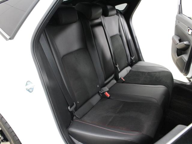 シビック ＥＸ　６速マニュアル　純正９型コネクトナビ　バックカメラ　ドラレコ前後　ＢＯＳＥプレミアムサウンド　シートヒーター　ワイヤレス充電器　アダプティブドライビングビーム　純正１８インチアルミ　ＥＴＣ　禁煙車（72枚目）