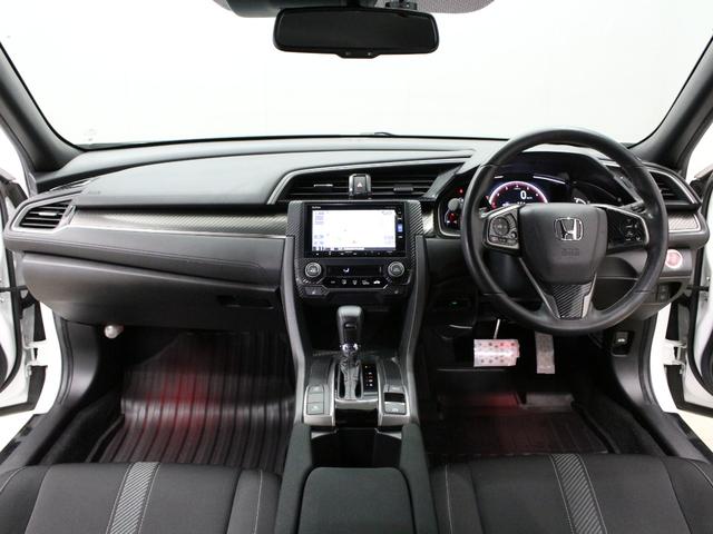 シビック ハッチバック　純正メモリーナビ　バックカメラ　ドラレコ　シートヒーター　ＬＥＤヘッドライト　渋滞追従機能　電子制御パーキングブレーキ　オートブレーキホールド　フルオートエアコン　純正１８インチアルミ　ＥＴＣ　禁煙車（9枚目）