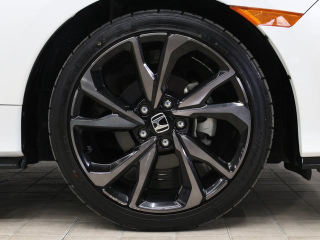 シビック ハッチバック　純正メモリーナビ　バックカメラ　ドラレコ　シートヒーター　ＬＥＤヘッドライト　渋滞追従機能　電子制御パーキングブレーキ　オートブレーキホールド　フルオートエアコン　純正１８インチアルミ　ＥＴＣ　禁煙車（25枚目）