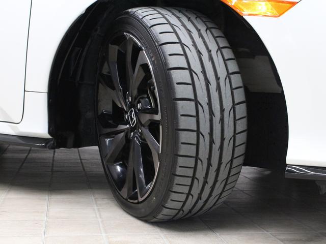 シビック ハッチバック　純正メモリーナビ　バックカメラ　ドラレコ　シートヒーター　ＬＥＤヘッドライト　渋滞追従機能　電子制御パーキングブレーキ　オートブレーキホールド　フルオートエアコン　純正１８インチアルミ　ＥＴＣ　禁煙車（30枚目）