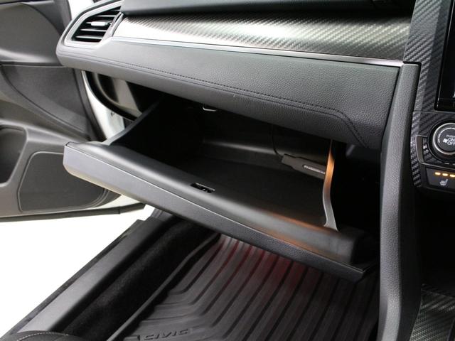 シビック ハッチバック　純正メモリーナビ　バックカメラ　ドラレコ　シートヒーター　ＬＥＤヘッドライト　渋滞追従機能　電子制御パーキングブレーキ　オートブレーキホールド　フルオートエアコン　純正１８インチアルミ　ＥＴＣ　禁煙車（49枚目）