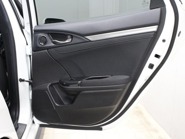 シビック ハッチバック　純正メモリーナビ　バックカメラ　ドラレコ　シートヒーター　ＬＥＤヘッドライト　渋滞追従機能　電子制御パーキングブレーキ　オートブレーキホールド　フルオートエアコン　純正１８インチアルミ　ＥＴＣ　禁煙車（56枚目）