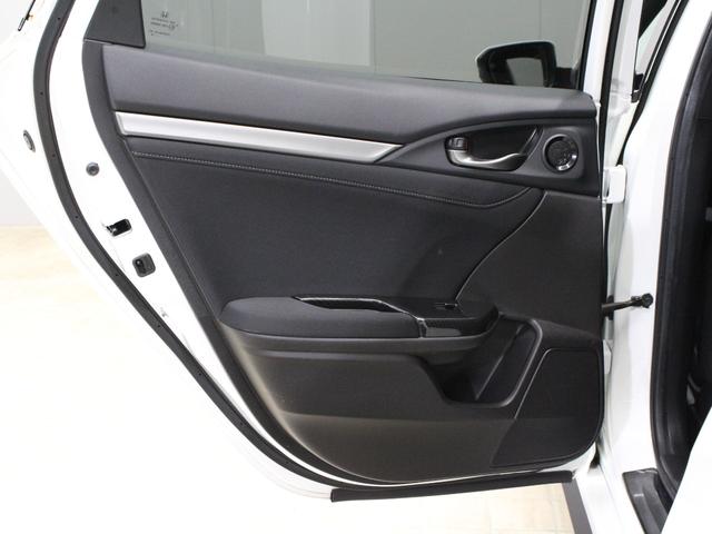 シビック ハッチバック　純正メモリーナビ　バックカメラ　ドラレコ　シートヒーター　ＬＥＤヘッドライト　渋滞追従機能　電子制御パーキングブレーキ　オートブレーキホールド　フルオートエアコン　純正１８インチアルミ　ＥＴＣ　禁煙車（58枚目）