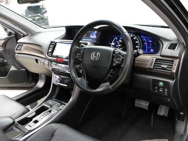 アコードハイブリッド EX サンルーフ 黒革シート 純正メモリーナビ バックカメラ ETC シートヒーター パワーシート 電動リヤサンシェード 電子制御パーキング ブレーキホールド LEDヘッドライト 純正18インチアルミ(33枚目)