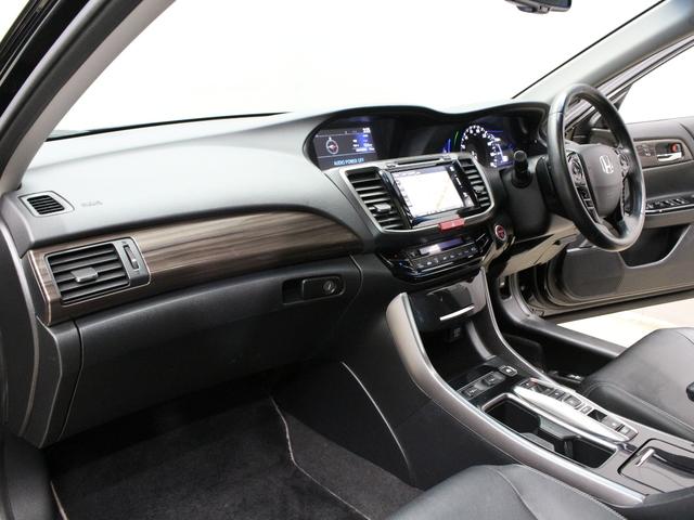 アコードハイブリッド EX サンルーフ 黒革シート 純正メモリーナビ バックカメラ ETC シートヒーター パワーシート 電動リヤサンシェード 電子制御パーキング ブレーキホールド LEDヘッドライト 純正18インチアルミ(34枚目)